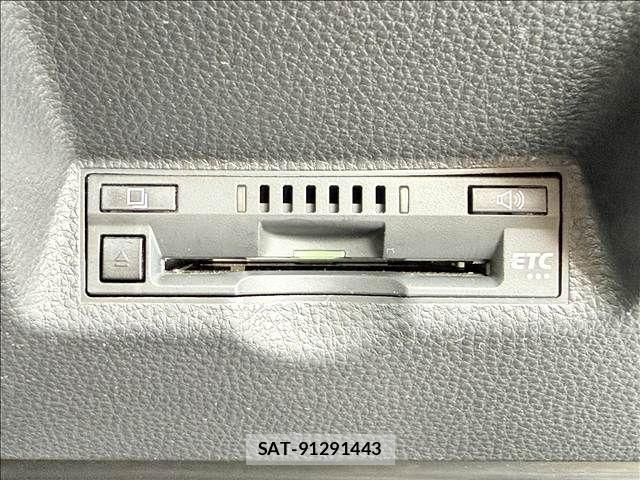 Toyota YARIS CROSS 2021-04 8372429-13