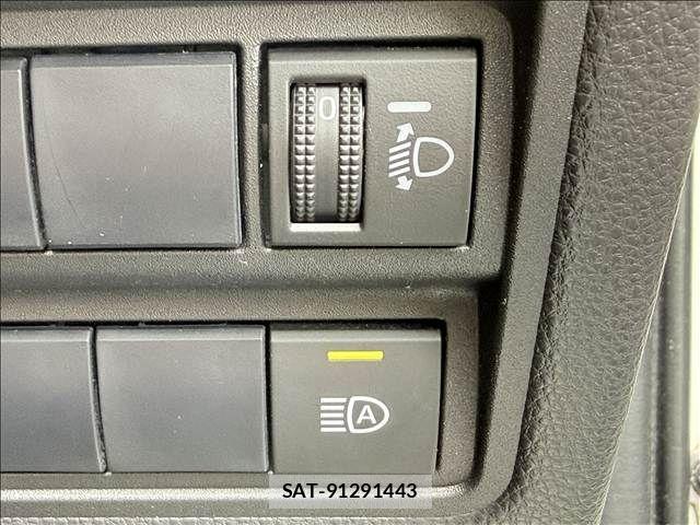 Toyota YARIS CROSS 2021-04 8372429-14