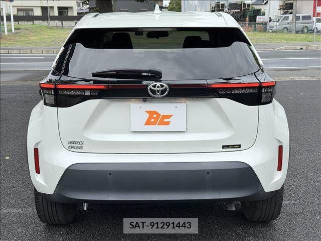 Toyota YARIS CROSS 2021-04 8372429-22