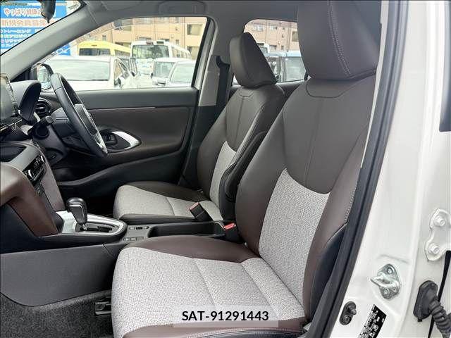 Toyota YARIS CROSS 2021-04 8372429-24