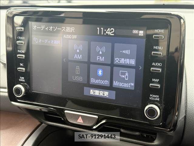 Toyota YARIS CROSS 2021-04 8372429-2