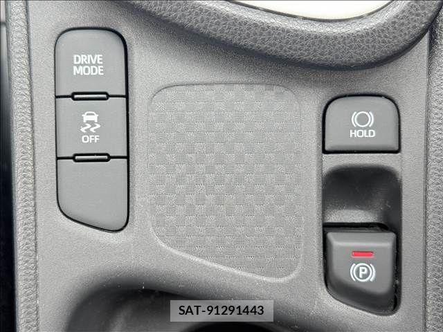 Toyota YARIS CROSS 2021-04 8372429-3