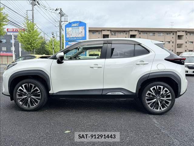 Toyota YARIS CROSS 2021-04 8372429-5
