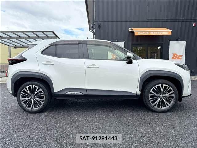 Toyota YARIS CROSS 2021-04 8372429-6