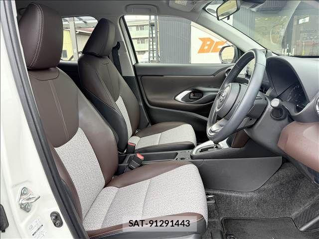 Toyota YARIS CROSS 2021-04 8372429-8