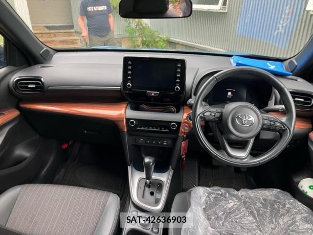 Toyota YARIS CROSS 2022-11 8439179-15