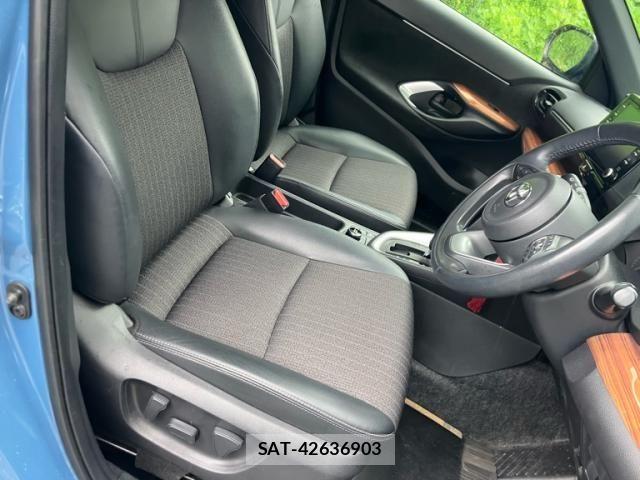 Toyota YARIS CROSS 2022-11 8439179-17