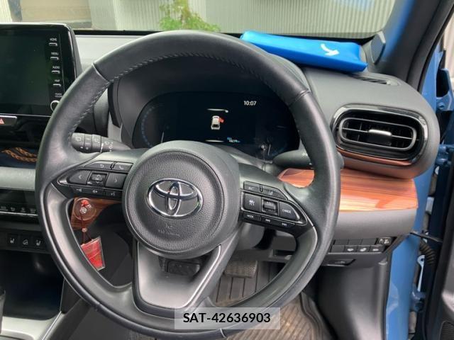 Toyota YARIS CROSS 2022-11 8439179-19