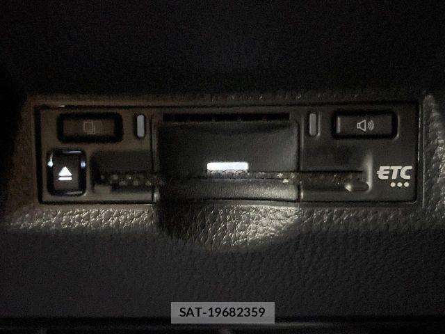 Toyota YARIS CROSS 2025-02 8458861-5
