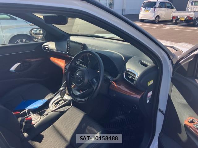 Toyota YARIS CROSS 2023-07 8458862-9