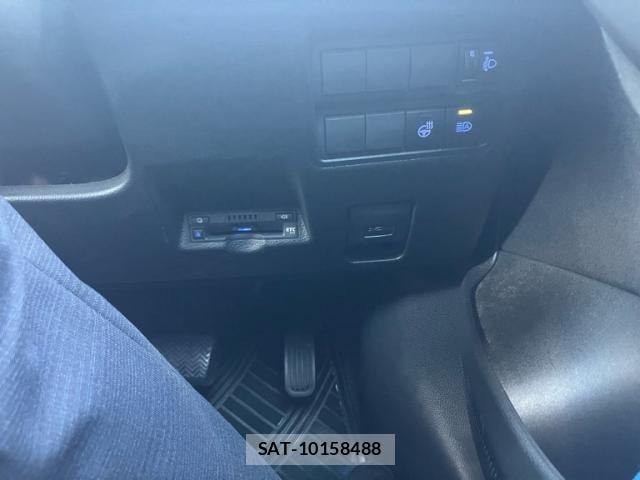 Toyota YARIS CROSS 2023-07 8458862-13