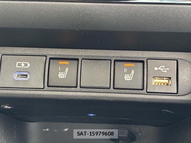Toyota YARIS CROSS 2023-07 8458859-19