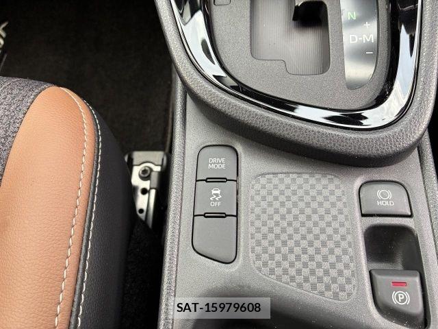 Toyota YARIS CROSS 2023-07 8458859-27