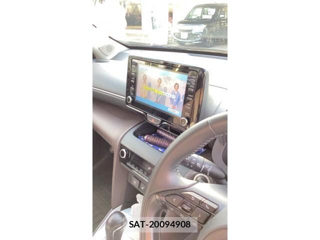 Toyota YARIS CROSS 2021-03 8564226-13