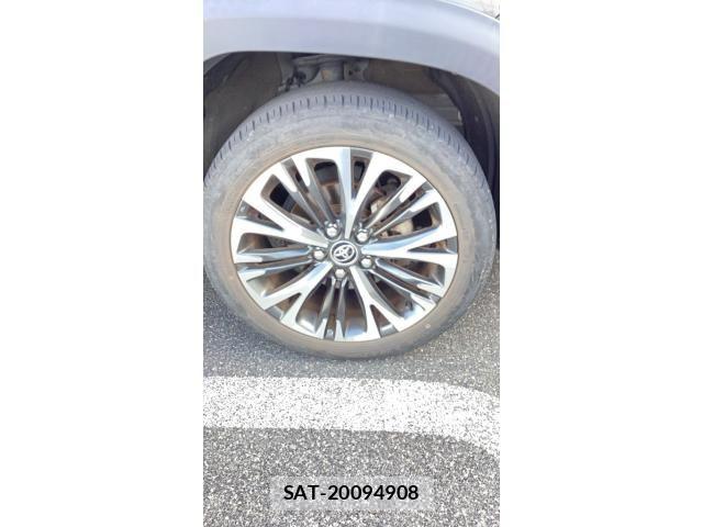 Toyota YARIS CROSS 2021-03 8564226-3