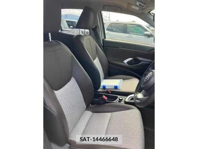 Toyota YARIS CROSS 2020-10 8564224-14