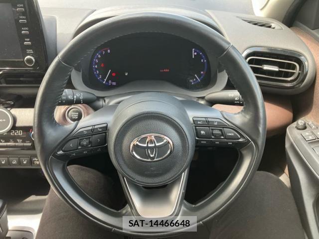 Toyota YARIS CROSS 2020-10 8564224-19