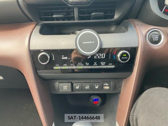 Toyota YARIS CROSS 2020-10 8564224-23