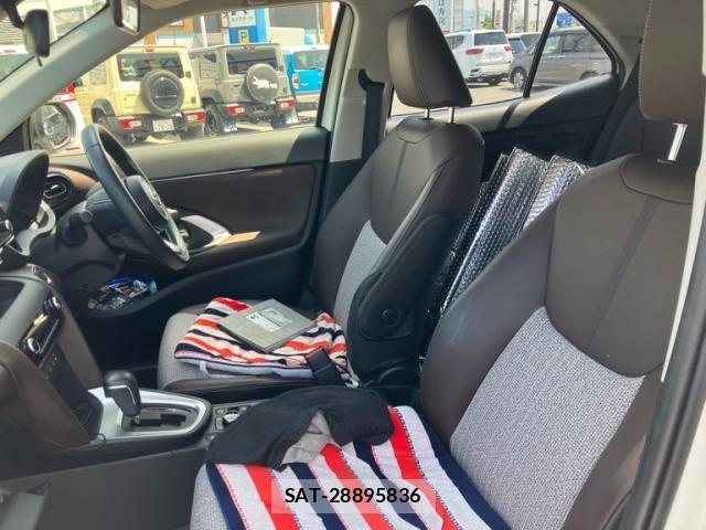 Toyota YARIS CROSS 2020-09 8564225-10