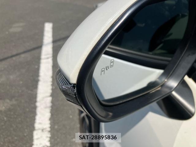 Toyota YARIS CROSS 2020-09 8564225-11