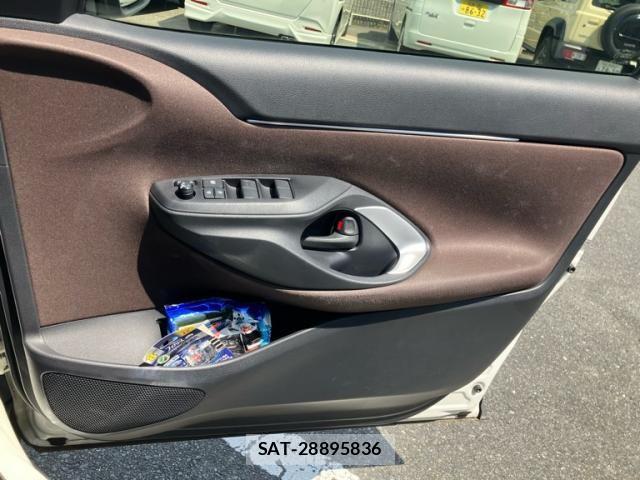 Toyota YARIS CROSS 2020-09 8564225-12