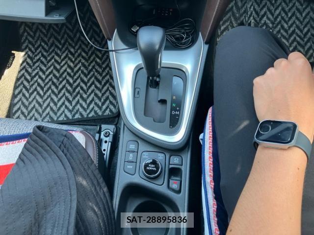 Toyota YARIS CROSS 2020-09 8564225-18