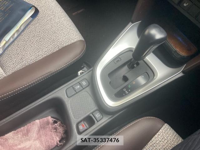 Toyota YARIS CROSS 2021-02 8564227-23