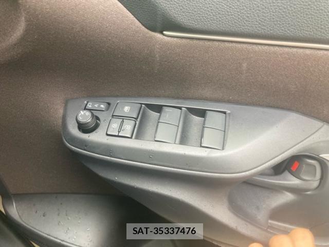 Toyota YARIS CROSS 2021-02 8564227-27