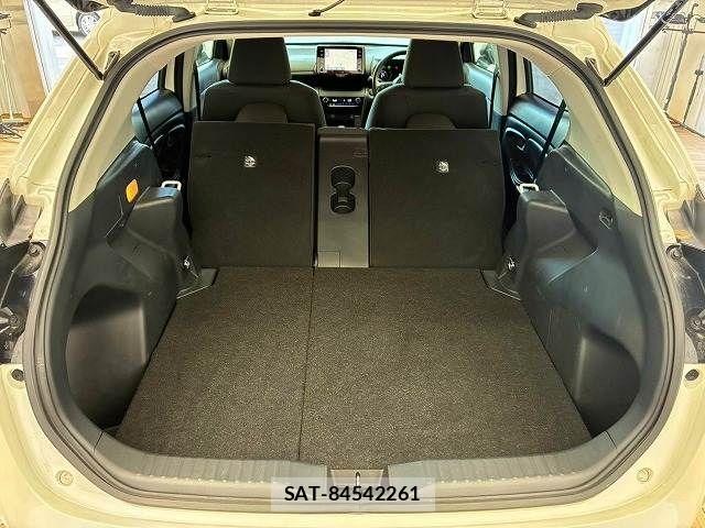 Toyota YARIS CROSS 2021-07 8630005-12