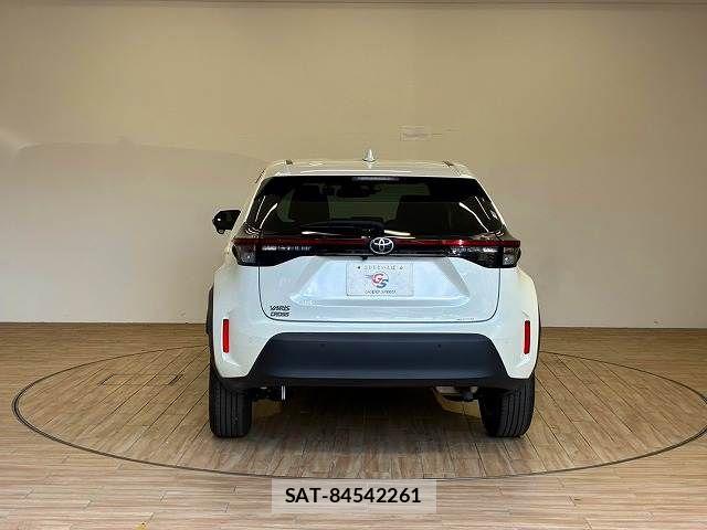 Toyota YARIS CROSS 2021-07 8630005-15