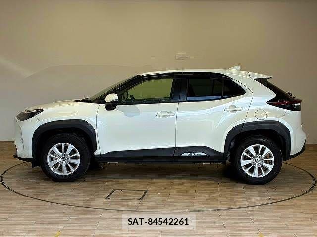 Toyota YARIS CROSS 2021-07 8630005-16