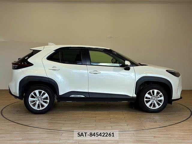 Toyota YARIS CROSS 2021-07 8630005-17