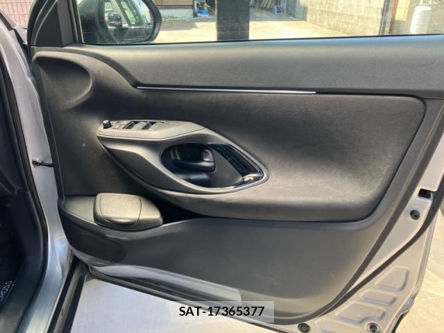Toyota YARIS CROSS 2023-07 8662641-11