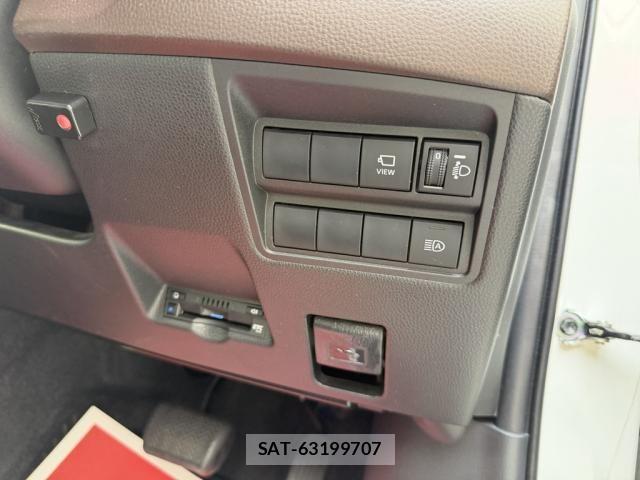 Toyota YARIS CROSS 2021-04 8662644-26