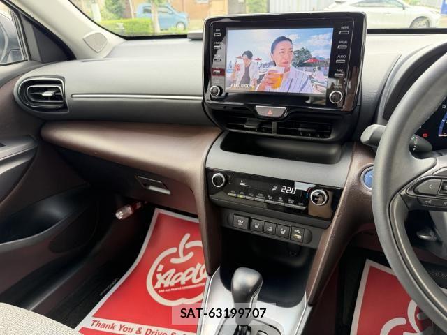 Toyota YARIS CROSS 2021-04 8662644-28