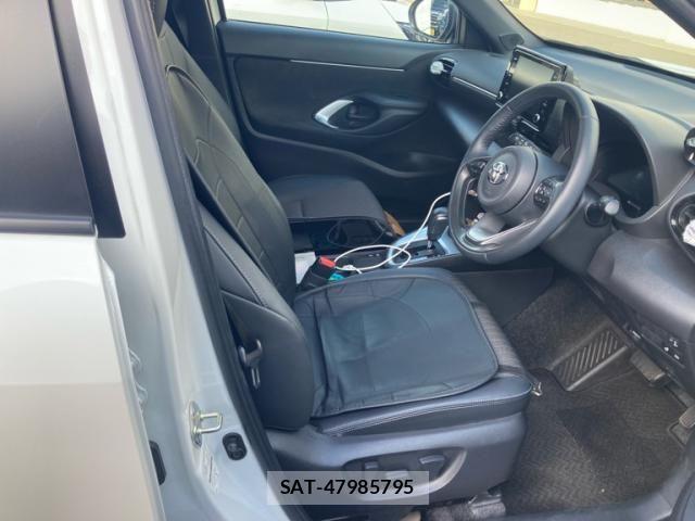 Toyota YARIS CROSS 2023-07 8662642-10