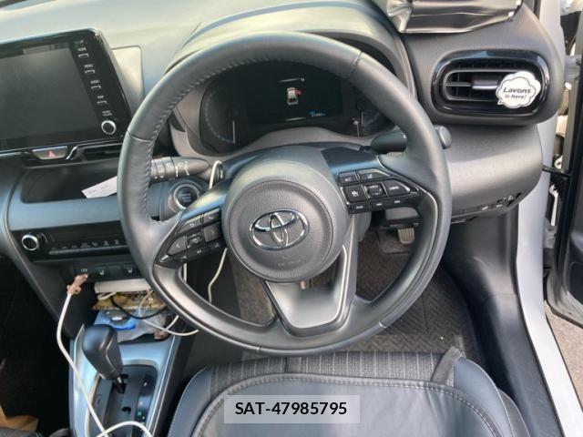 Toyota YARIS CROSS 2023-07 8662642-11