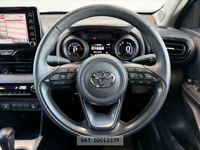 Toyota YARIS CROSS 2021-10 8662645-21