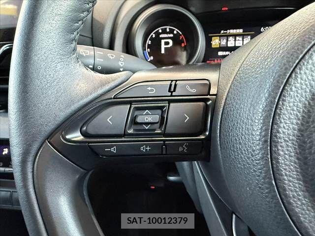 Toyota YARIS CROSS 2021-10 8662645-24