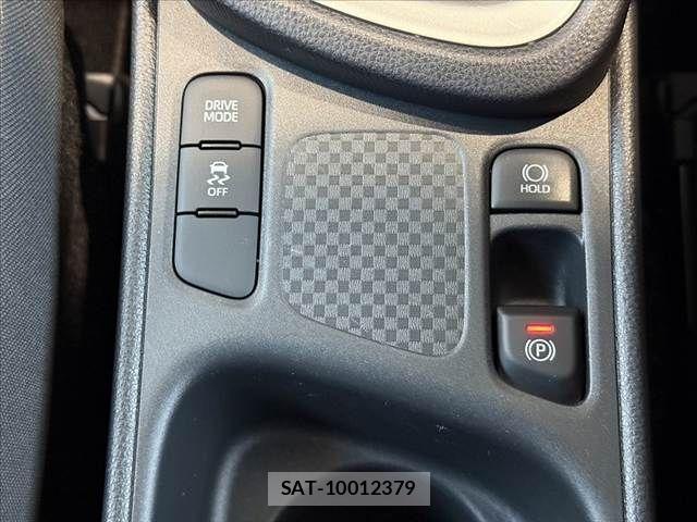 Toyota YARIS CROSS 2021-10 8662645-28