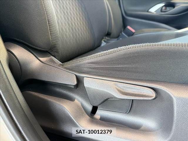 Toyota YARIS CROSS 2021-10 8662645-29