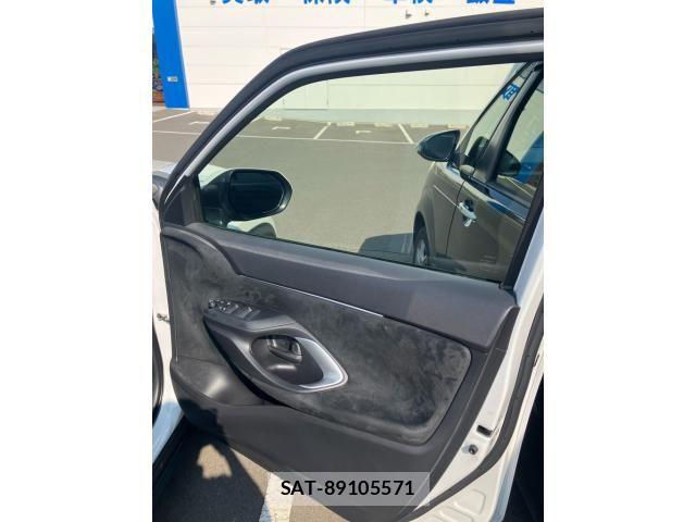 Toyota YARIS CROSS 2022-09 8662639-16