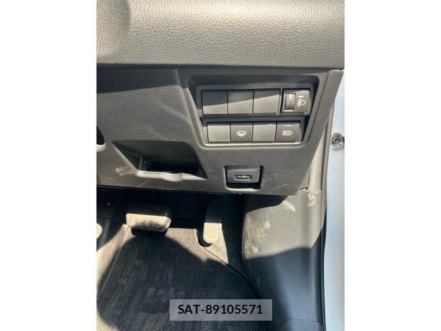 Toyota YARIS CROSS 2022-09 8662639-21