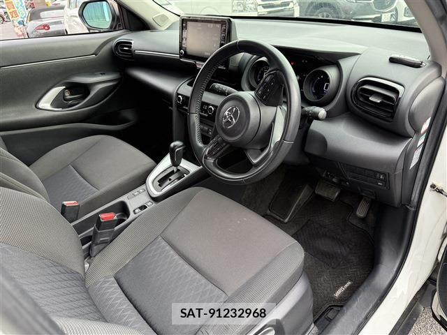 Toyota YARIS CROSS 2020-11 8662646-19
