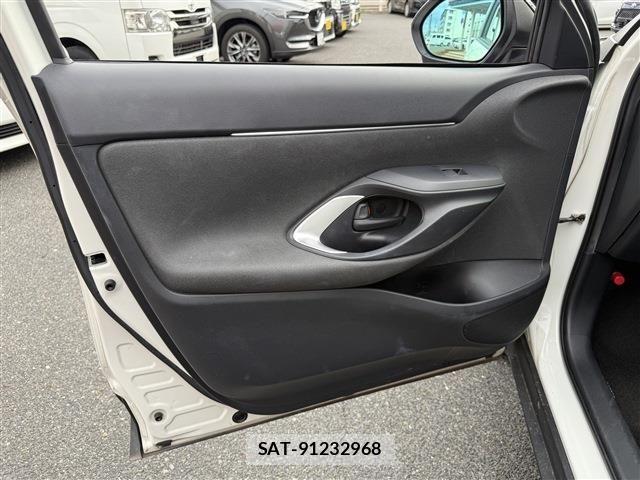Toyota YARIS CROSS 2020-11 8662646-23