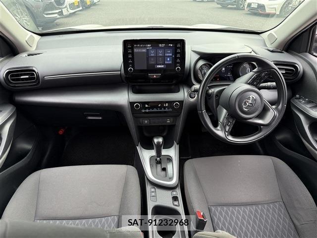 Toyota YARIS CROSS 2020-11 8662646-26