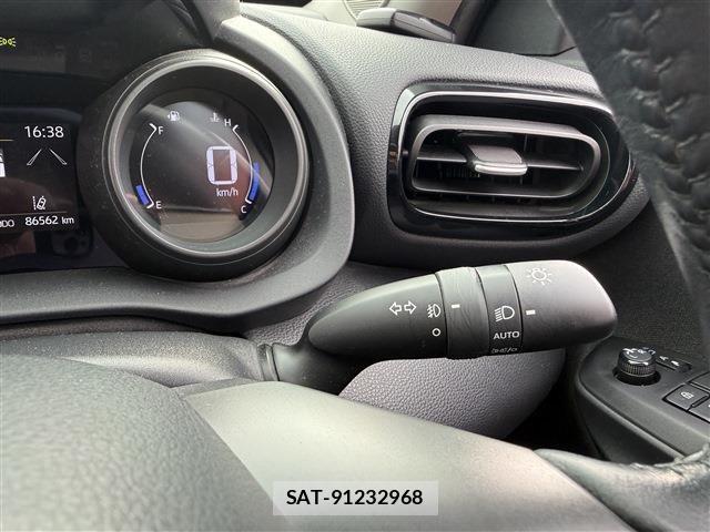 Toyota YARIS CROSS 2020-11 8662646-29