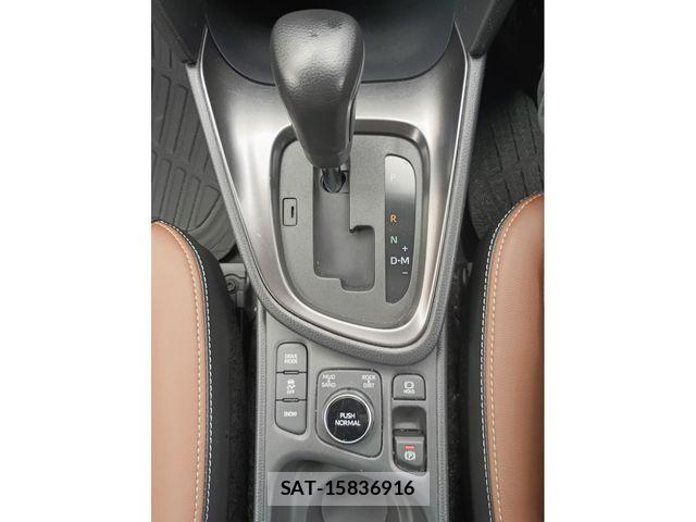 Toyota YARIS CROSS 2024-12 8747090-13