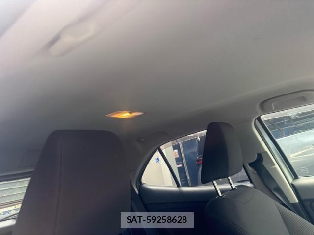 Toyota YARIS CROSS 2021-02 8747094-14