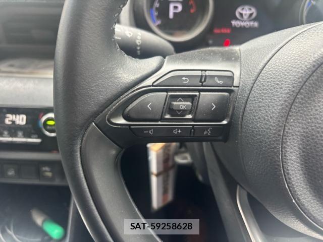 Toyota YARIS CROSS 2021-02 8747094-16